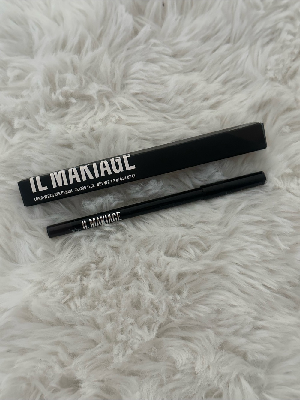 IL MAKIAGE Long-Wear Eye Pencil in Black Oreo